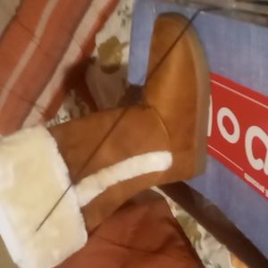 Women boots size 6
